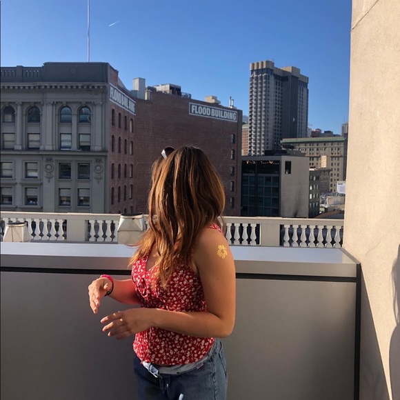 Meet your Posher, Jessica - Picture 1 of 1